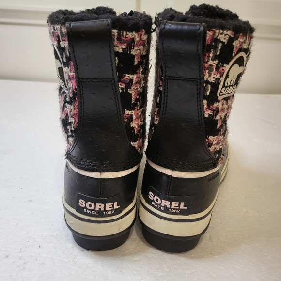 Sorel boots - Picture 4 of 10
